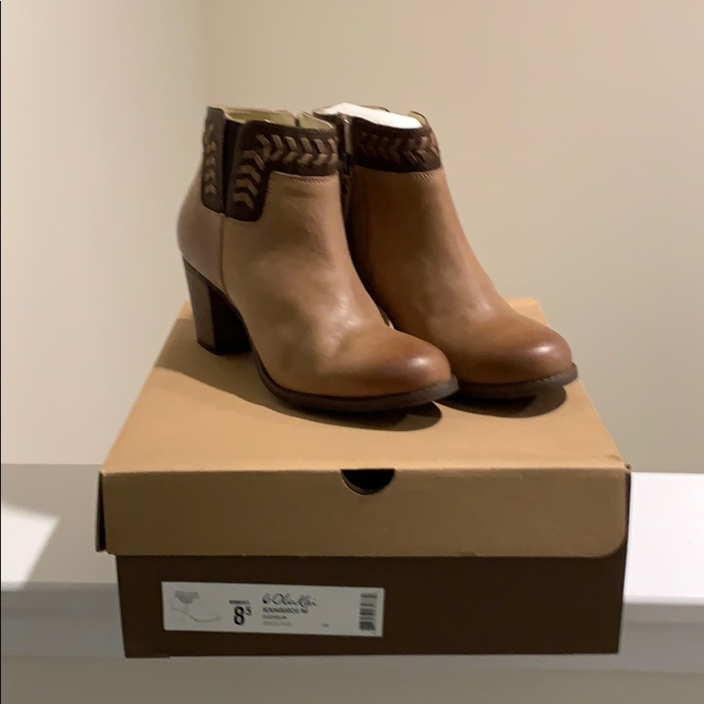 OluKai Women’s Kamahoi Bootie Clay size 8.5